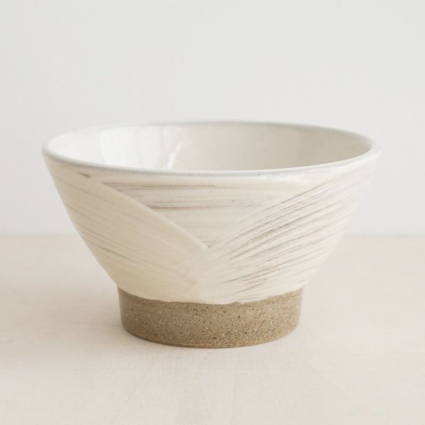 画像2: 【出西窯】飯碗 大（ぼたん刷毛白）